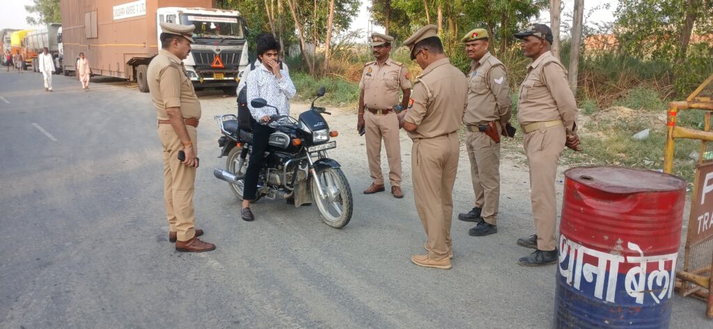 कन्नौज बॉर्डर पर चला सघन चेकिंग अभियान, 25 वाहनों के काटे चालान 3 79016