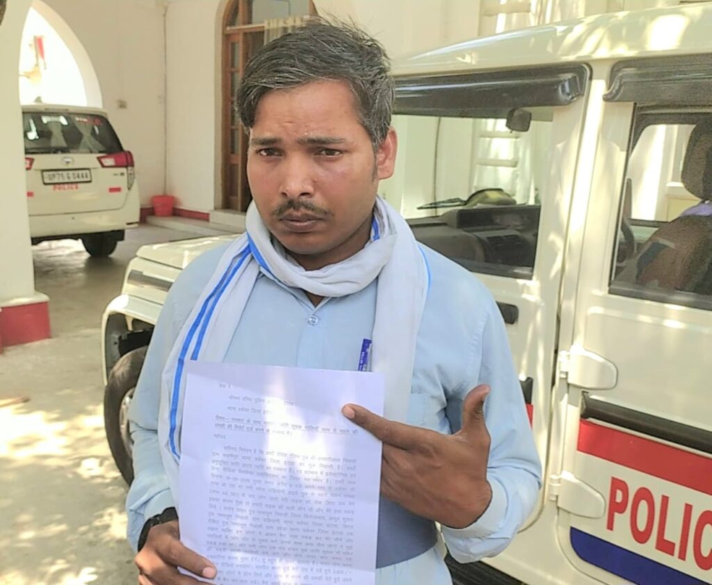 इटावा: फाइनेसरों की खबर चलाने पर पत्रकार से मारपीट, लूट और धमकी का आरोप 3 101559