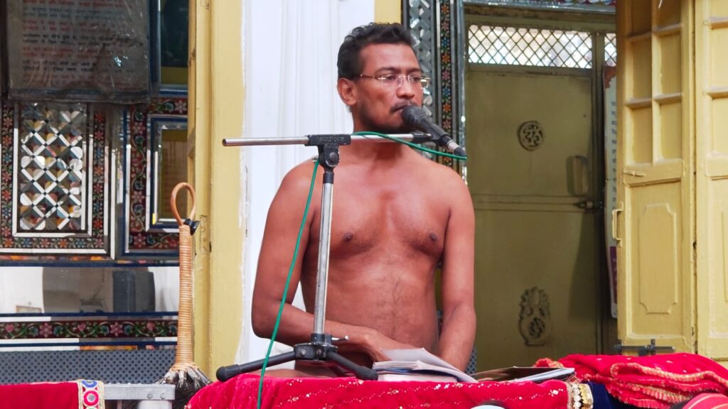 मुनि श्री 108 अनुकरण सागर महाराज के सानिध्य में कल्याणमंदिर स्तोत्र विधान संपन्न 3 101563