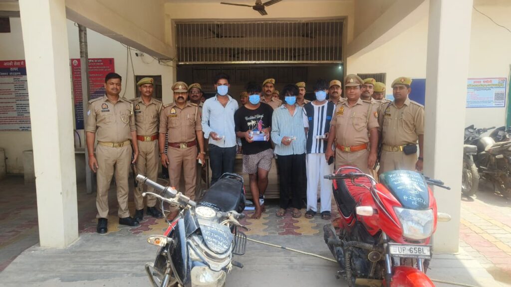 महंगे शौख पूरे करने के चक्कर मे छात्र बने लुटेरे पुलिस ने दबोचा 3 107247