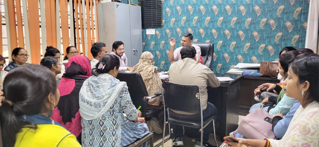 सामुदायिक स्वास्थ्य केंद्र में समीक्षा बैठक : टीकाकरण व हाई रिस्क गर्भवती महिलाओं पर जोर 3 88810