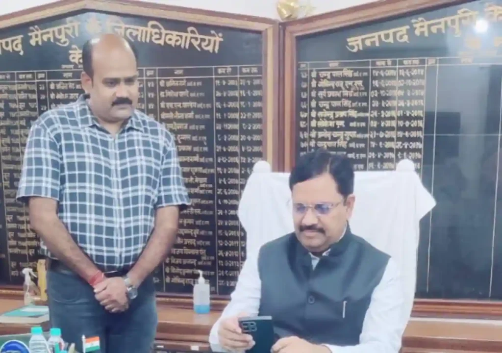 हमारी जनगणना-हमारा विकास : डीएम ने स्वयं गणना कर किया स्व-गणना अभियान का शुभारंभ 3 89836