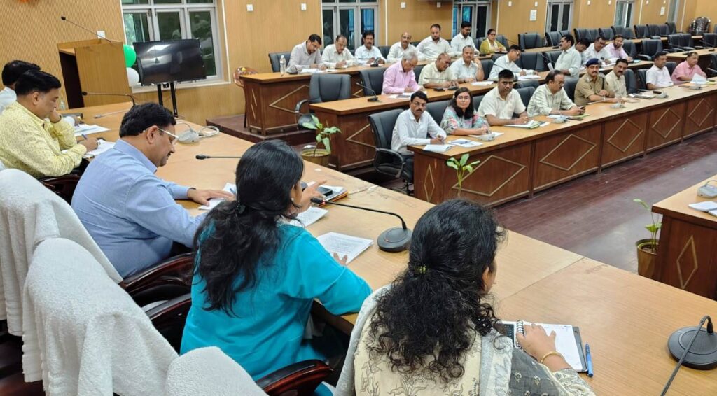 विश्व पर्यावरण दिवस पर चलेगा “एक पेड़ माँ के नाम” अभियान, मैनपुरी में 5 लाख से अधिक पौधे लगाने का लक्ष्य 3 113074 1