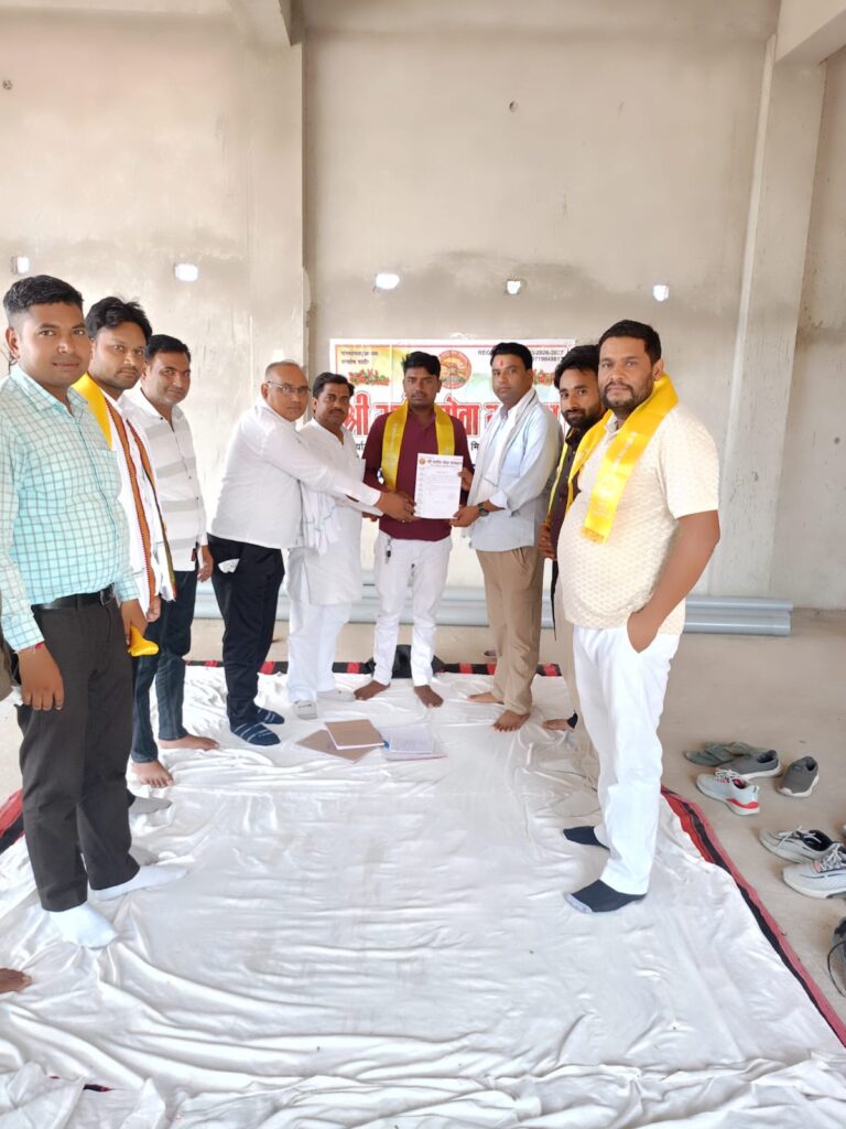 भागवत भंडारे में श्री राठौर सेवा संस्थान ने ठंडे पानी वाले टैंकर का सहयोग कर पिलाई प्याऊ, ग्रामीणों ने किया जोरदार स्वागत 5 115610