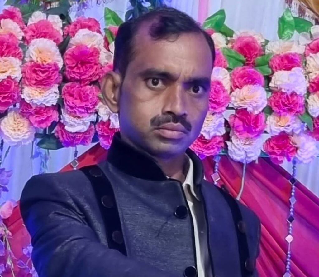 अज्ञात कारणों से विषाक्त पदार्थ का सेवन, इलाज शुरू होने से पहले तोड़ा दम, परिवार में मचा कोहराम 3 121771