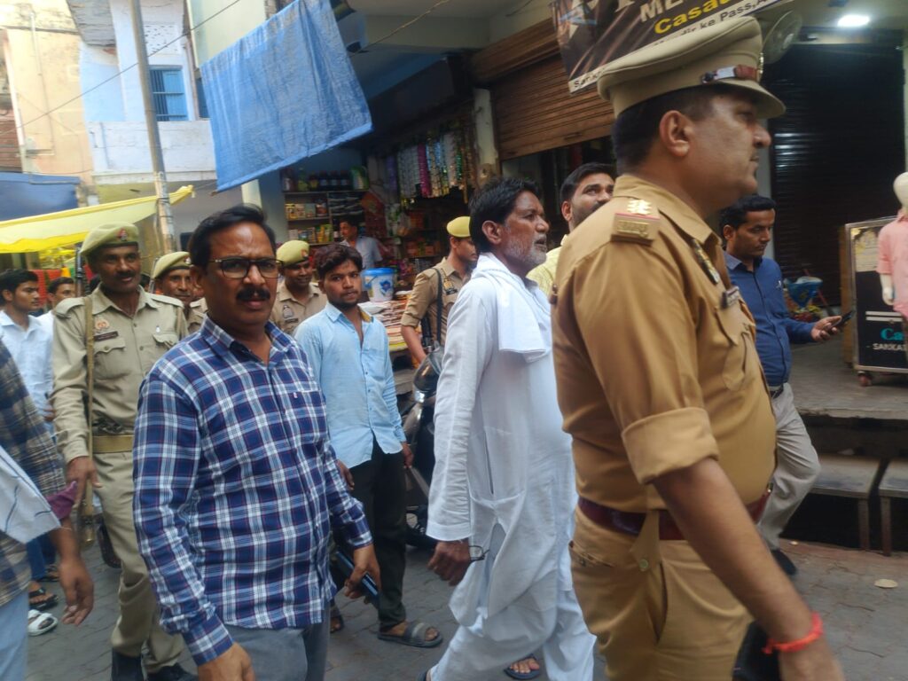 औरैया: मोहर्रम को लेकर प्रशासन और वन विभाग सतर्क, ताजिया मार्ग का किया निरीक्षण 4 121831