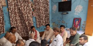 विधायक शिवपाल सिंह यादव ने माथुर वैश्य समाज में पहुंचकर प्रकट की शोक संवेदना,माथुर वैश्य समाज के लोग रहे उपस्थित