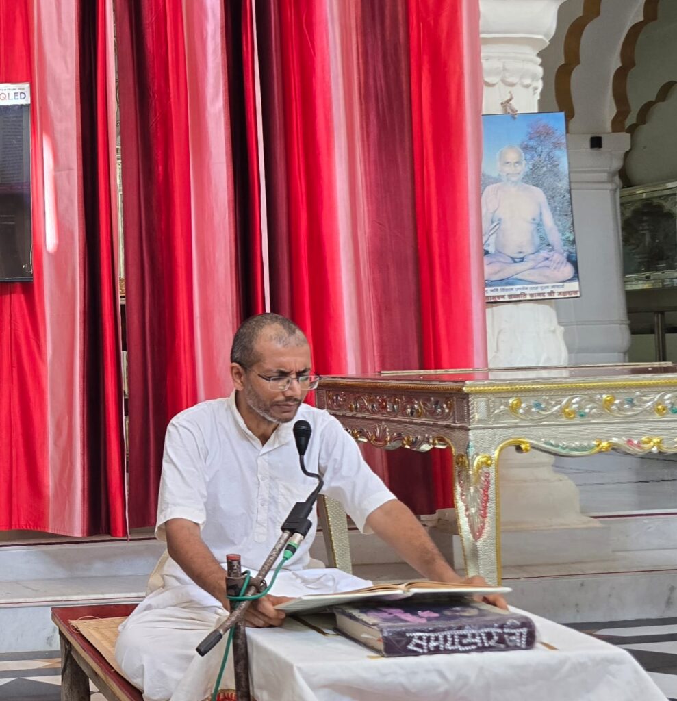 अंतरमुखी पुरुषार्थ से ही मोक्ष संभव : बाल ब्रह्मचारी राहुल भैया 3 135762