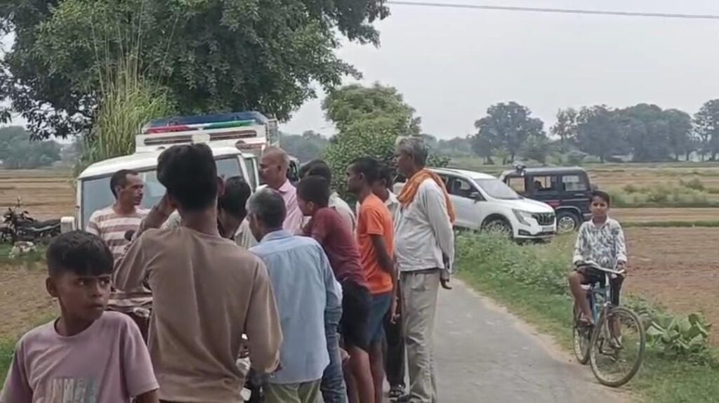 गुजरात से युवक का शव पहुंचते ही जमीन विवाद, गांव में मचा हंगामा 3 147494